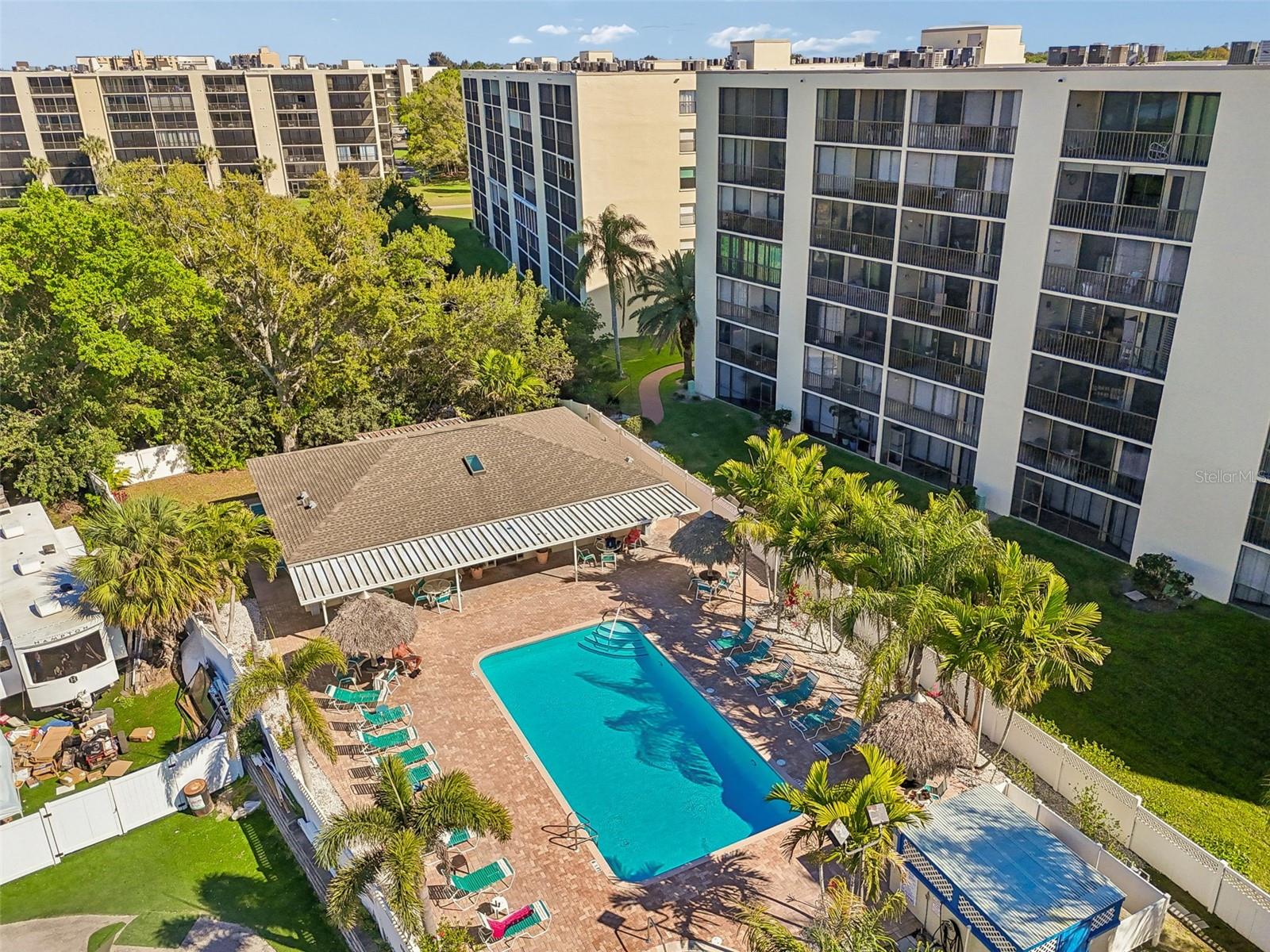 Image 52 of 99 For 900 Cove Cay Drive 5f