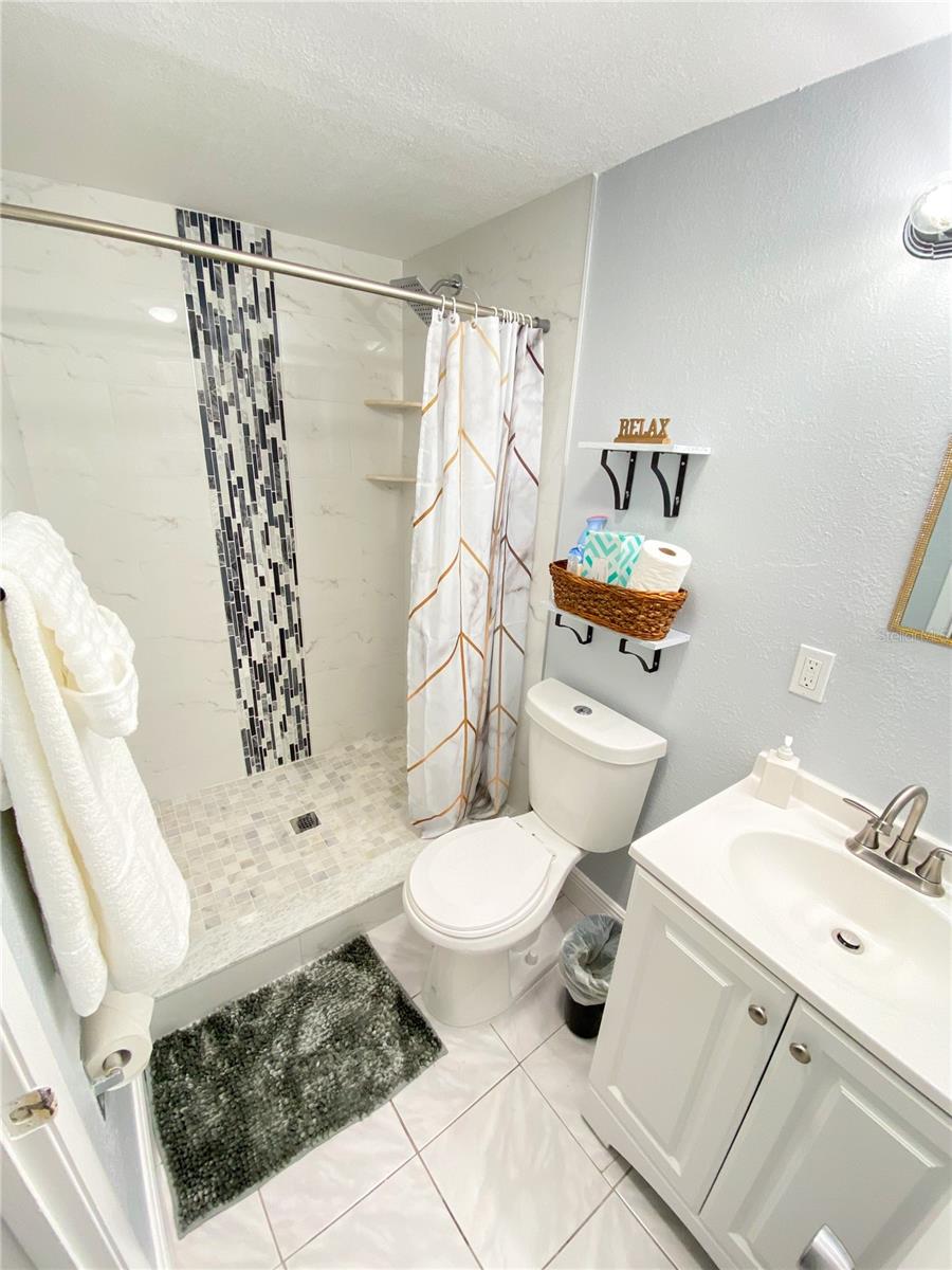 Image 11 of 68 For 7012 Center Creek Drive