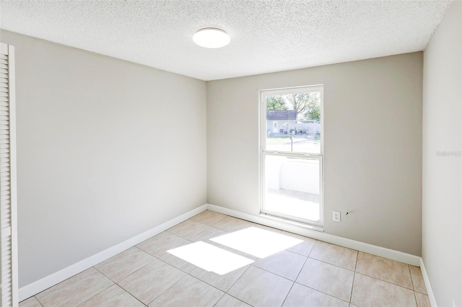 Image 11 of 32 For 16206 Sagebrush Road