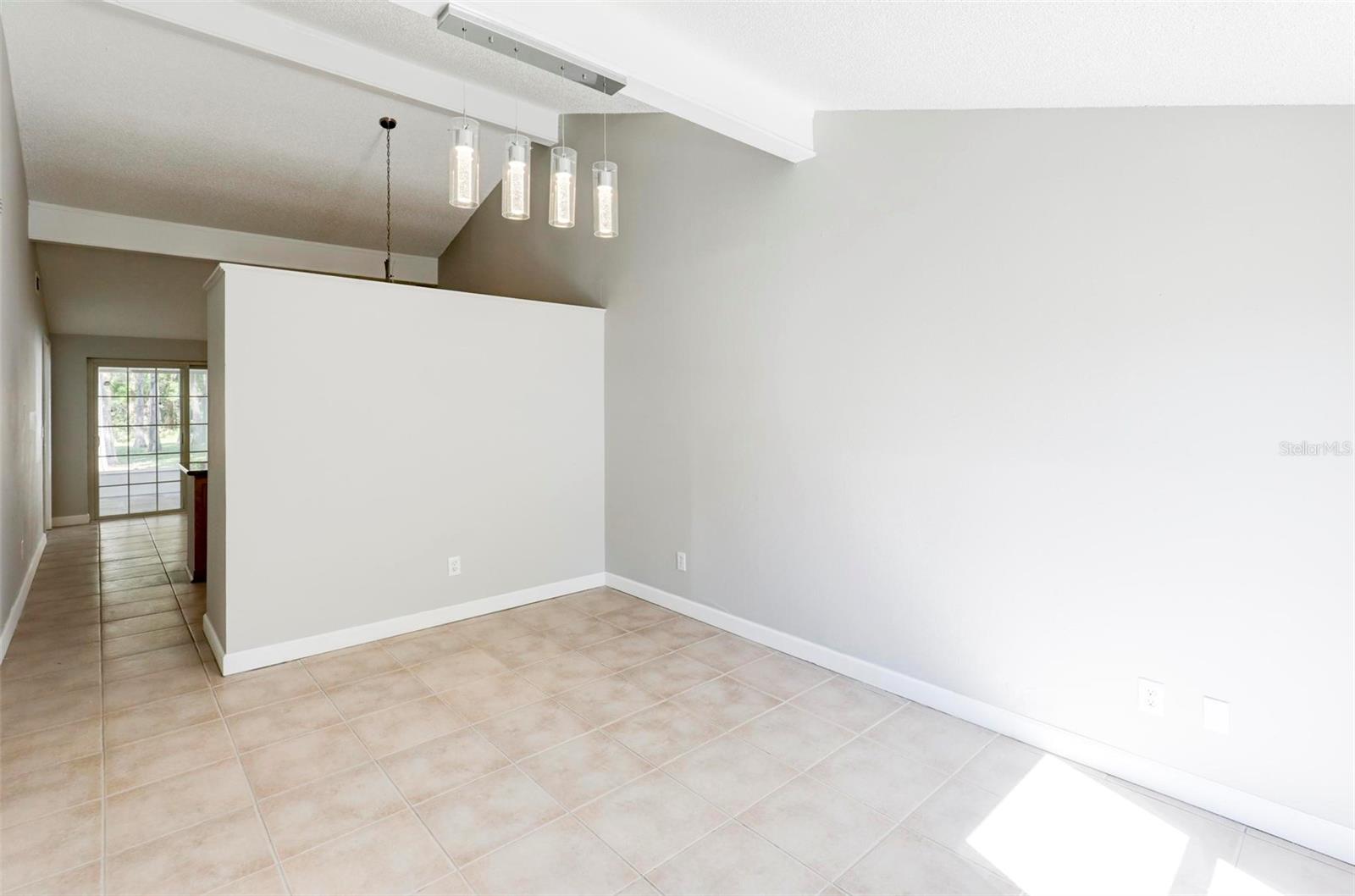 Image 4 of 32 For 16206 Sagebrush Road