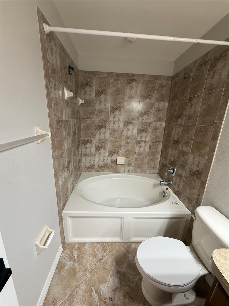 Image 21 of 24 For 9749 Trumpet Vine Loop