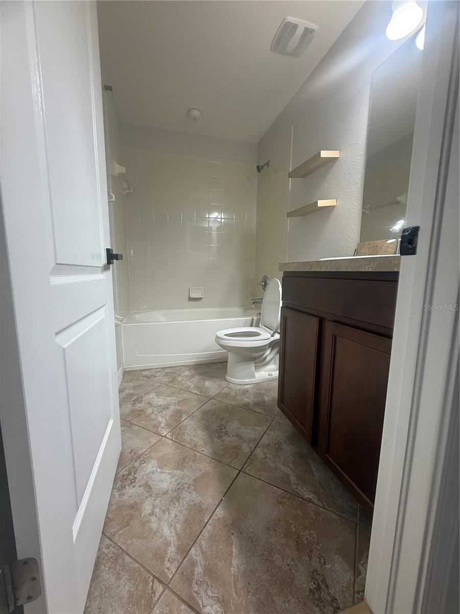 Image 22 of 24 For 9749 Trumpet Vine Loop