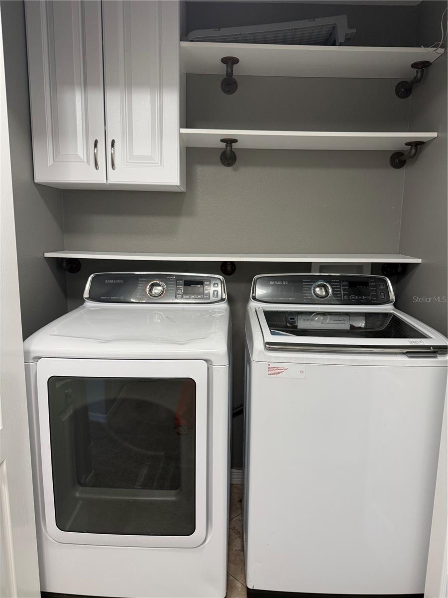 Image 24 of 24 For 9749 Trumpet Vine Loop