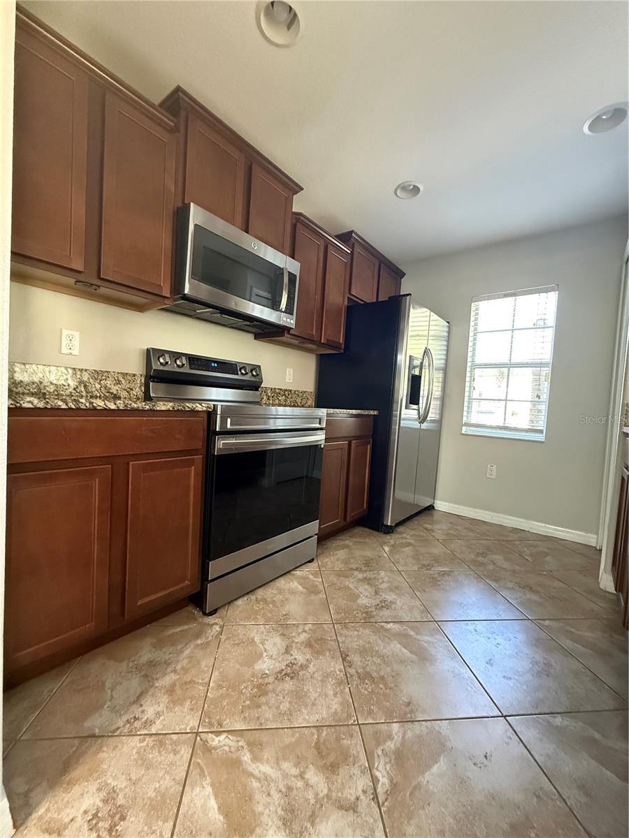 Image 6 of 24 For 9749 Trumpet Vine Loop