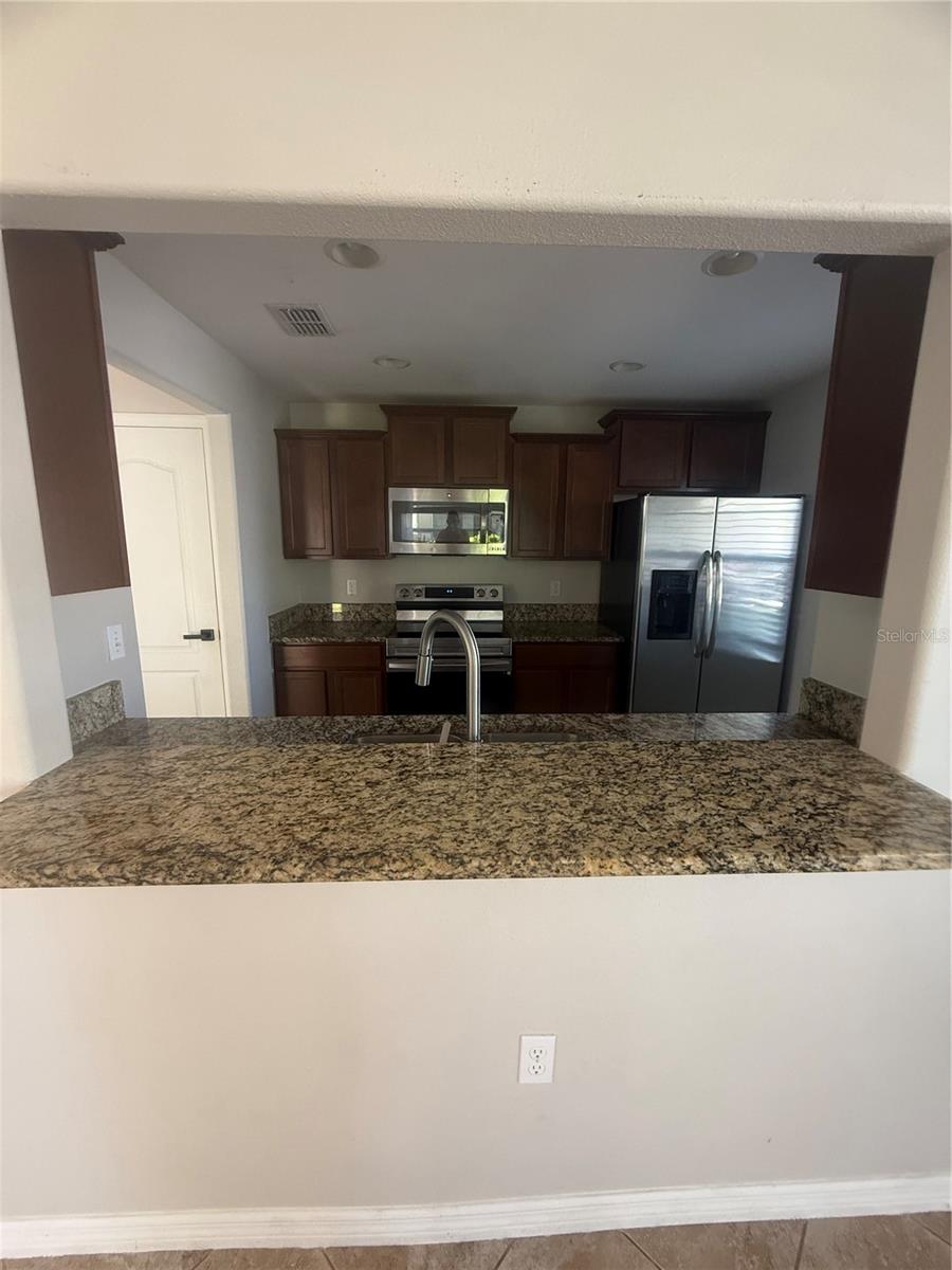 Image 8 of 24 For 9749 Trumpet Vine Loop