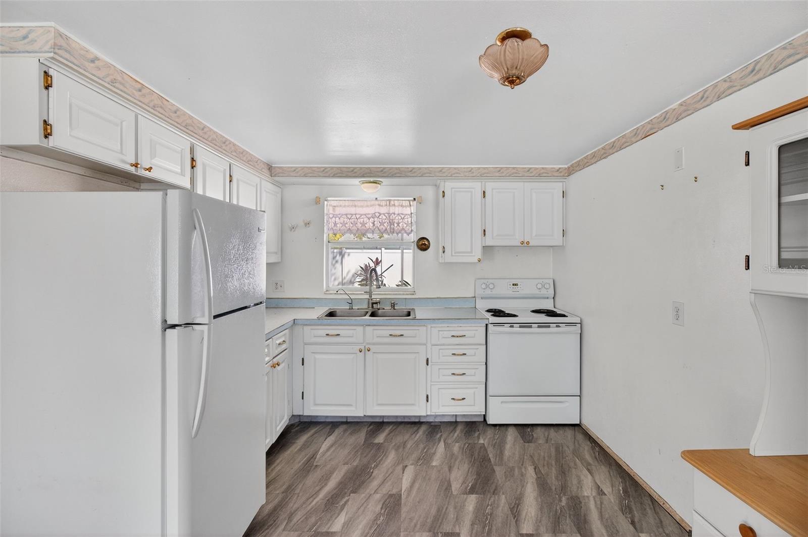 Image 11 of 41 For 5865 92nd Avenue N