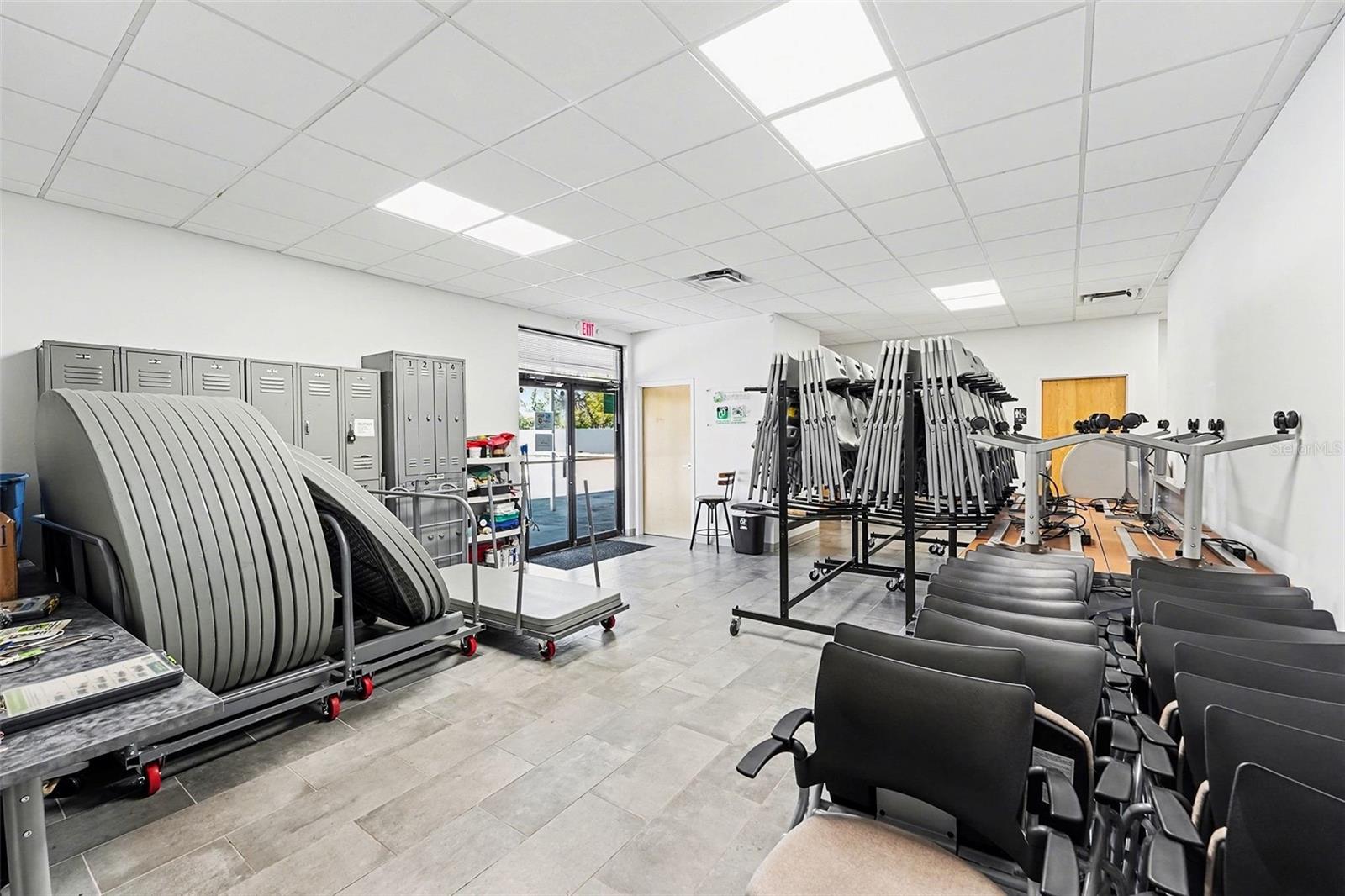 Image 19 of 24 For 2304 Busch Boulevard