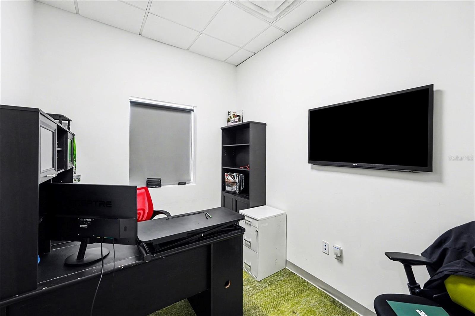 Image 7 of 24 For 2304 Busch Boulevard