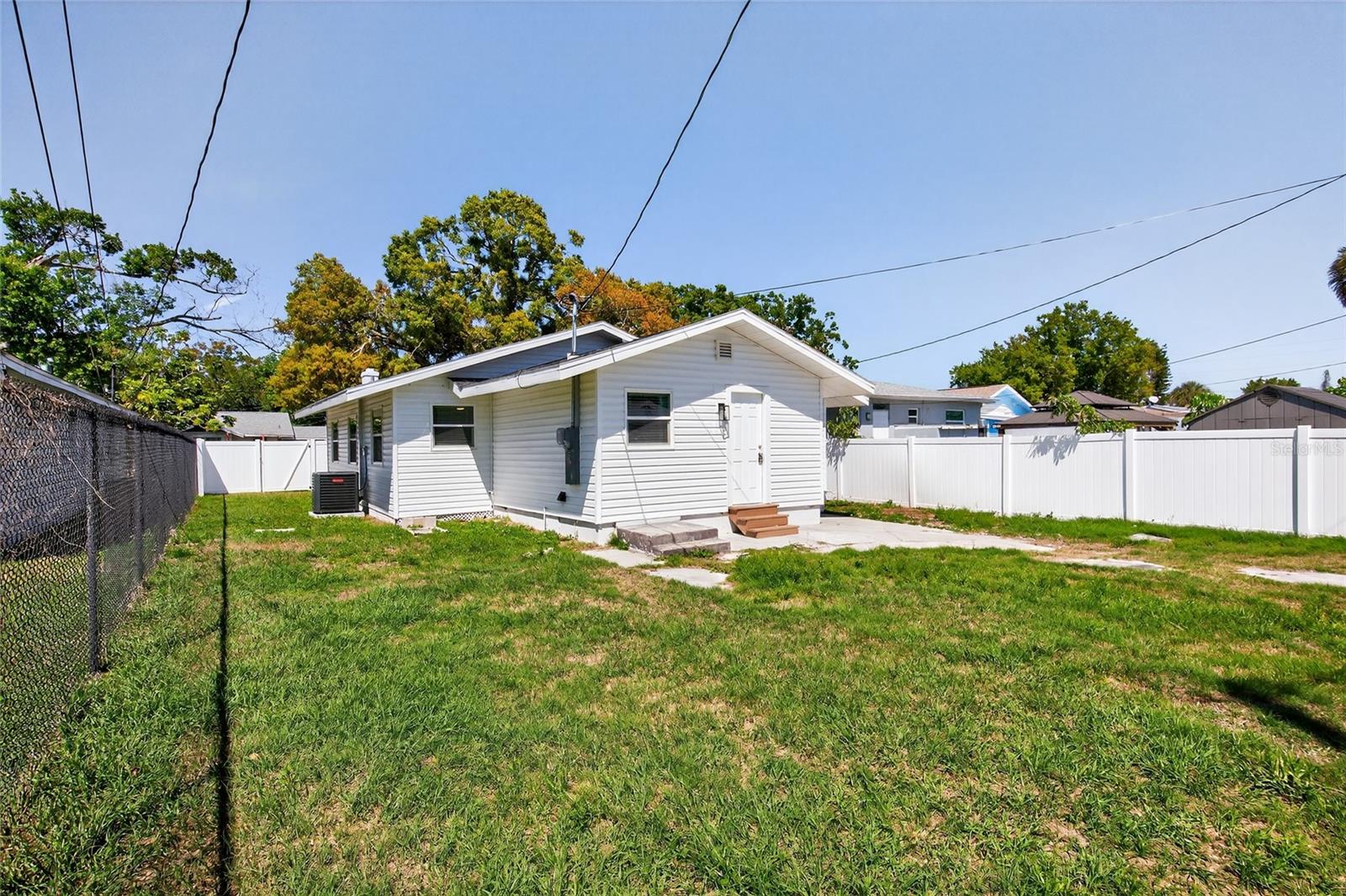 Image 17 of 25 For 4248 4th Avenue S