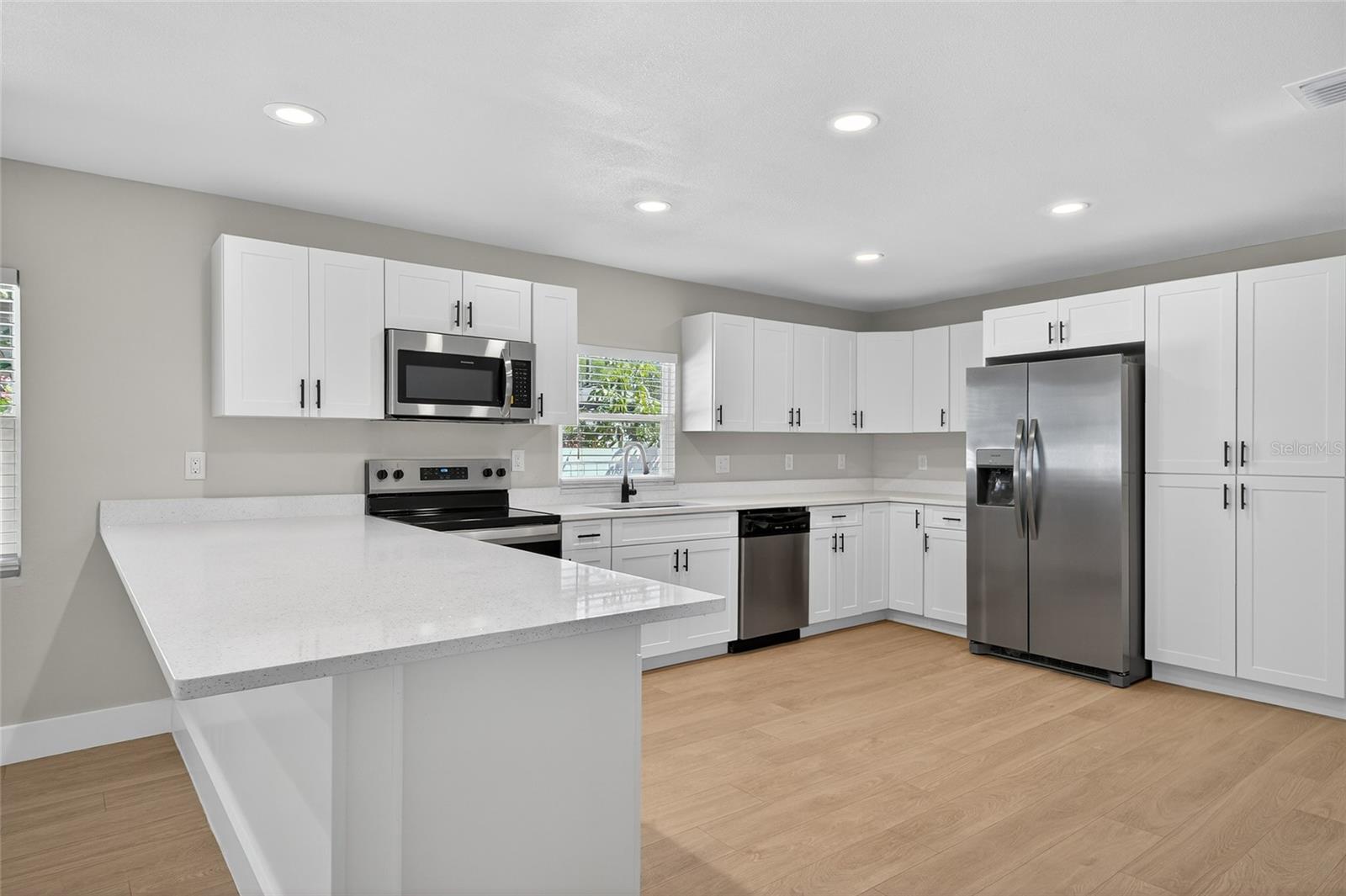 Image 4 of 25 For 4248 4th Avenue S