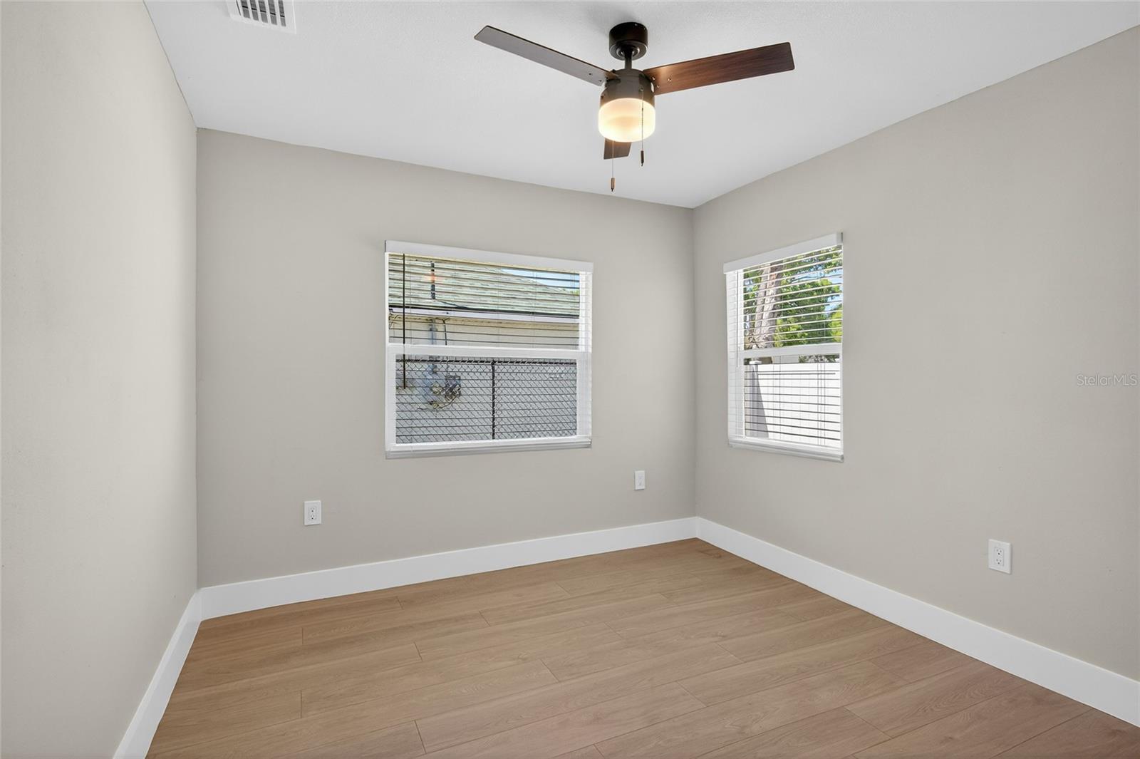 Image 6 of 25 For 4248 4th Avenue S