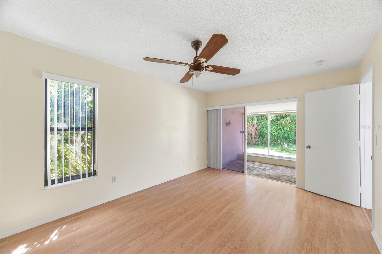 Image 11 of 40 For 2928 Macalpin Drive S