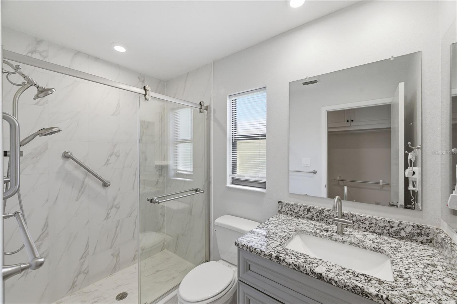 Image 12 of 40 For 2928 Macalpin Drive S