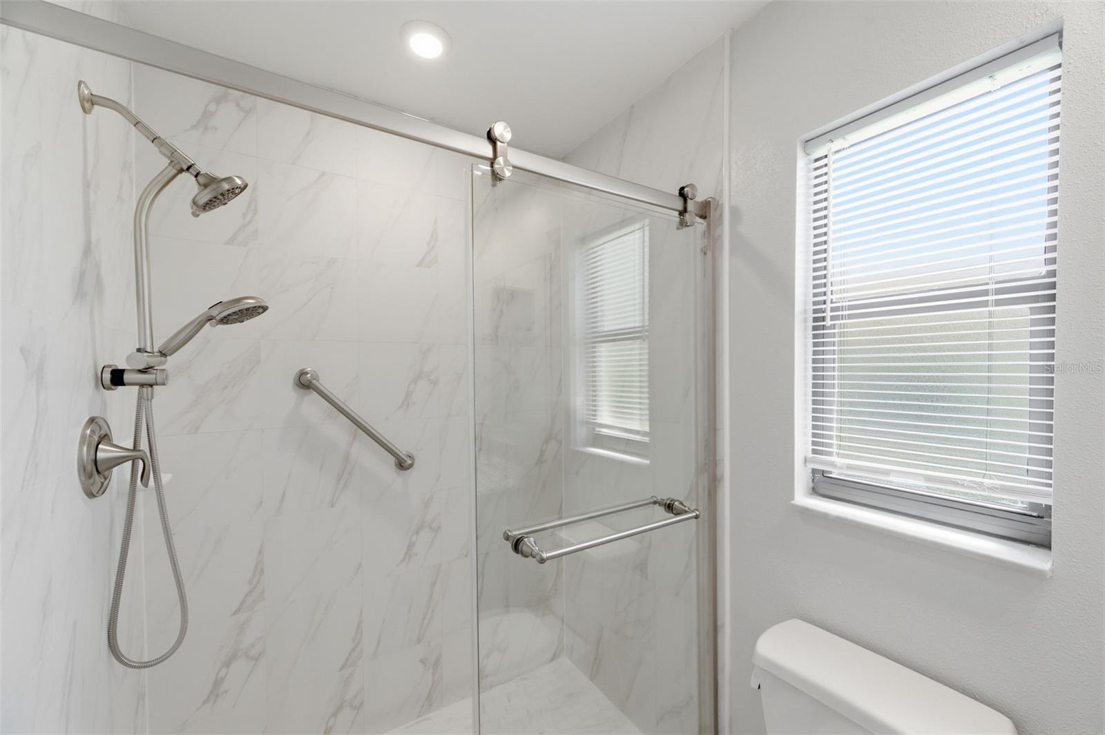 Image 13 of 40 For 2928 Macalpin Drive S