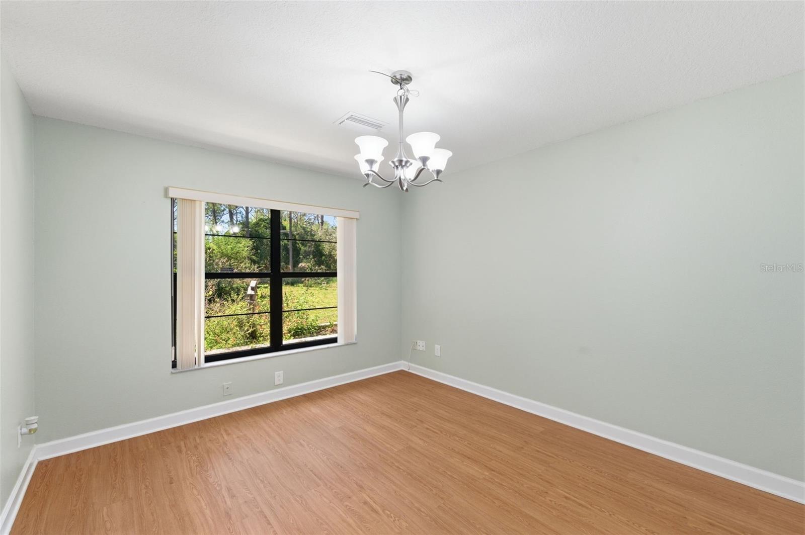 Image 20 of 40 For 2928 Macalpin Drive S