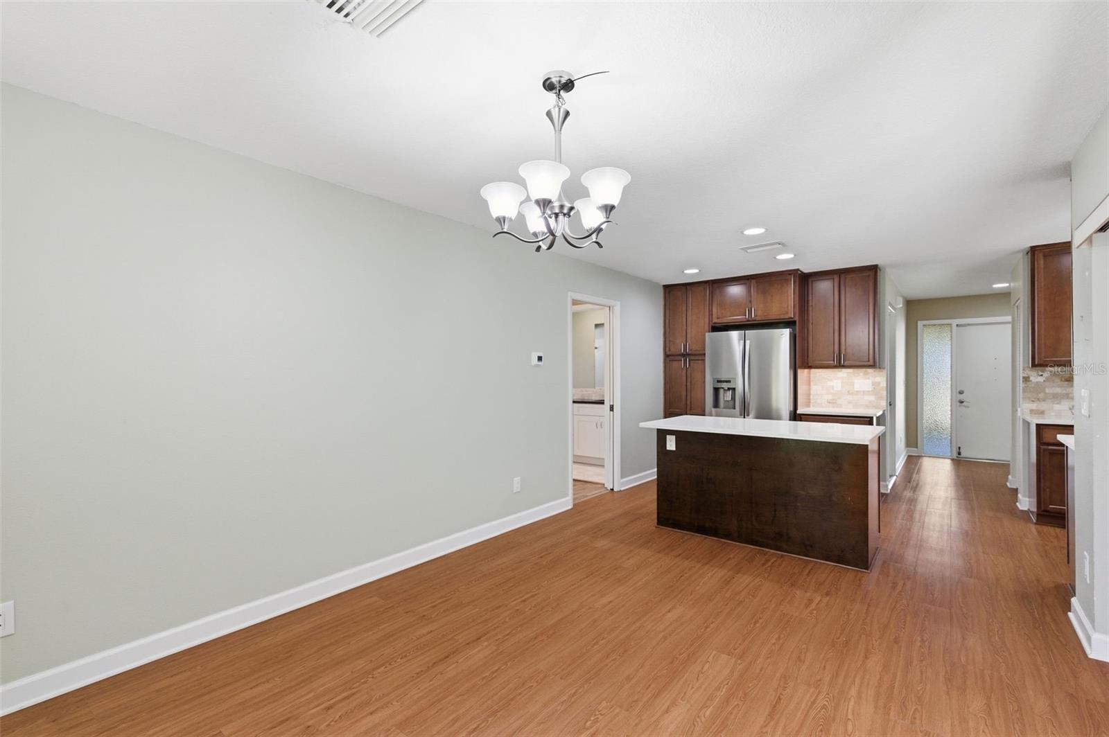 Image 21 of 40 For 2928 Macalpin Drive S