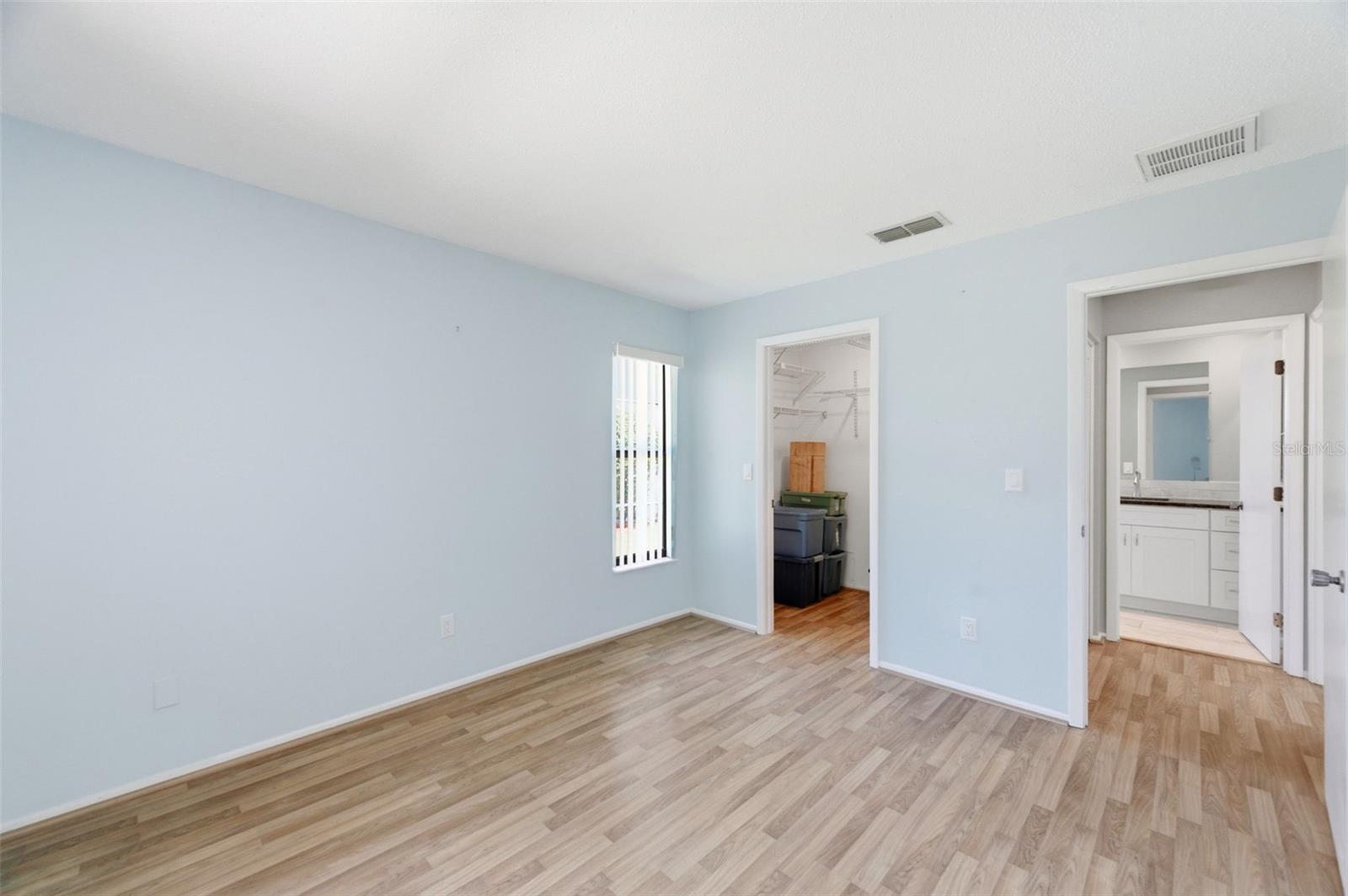 Image 22 of 40 For 2928 Macalpin Drive S