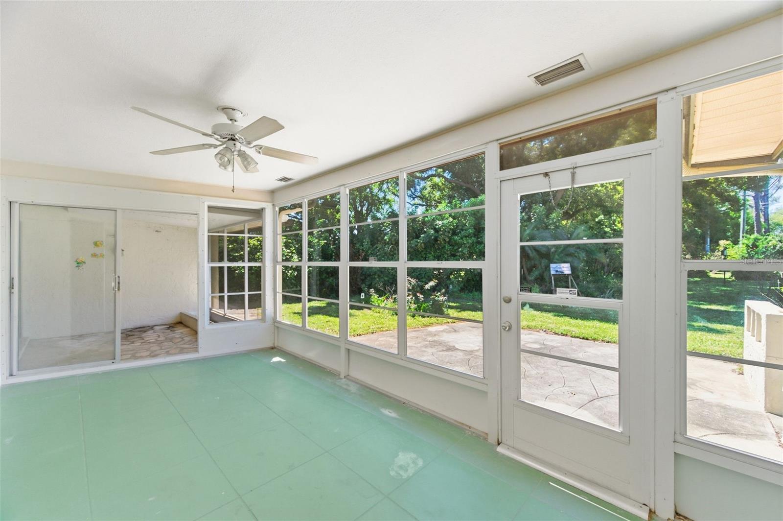 Image 28 of 40 For 2928 Macalpin Drive S