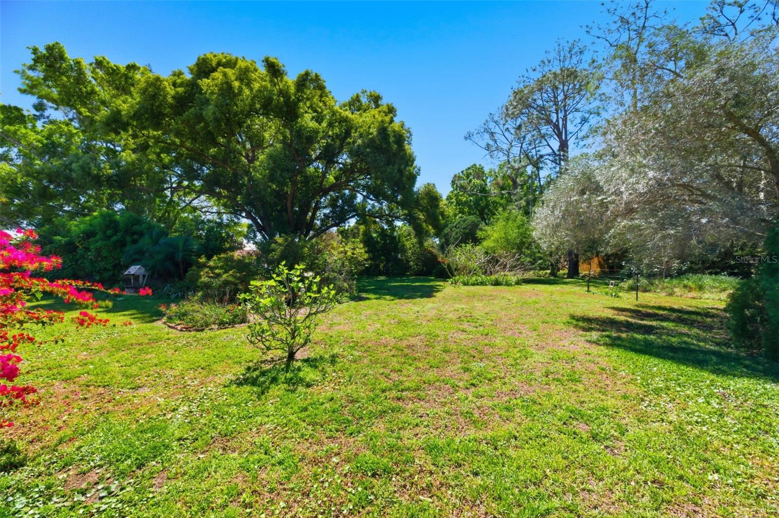 Image 36 of 40 For 2928 Macalpin Drive S