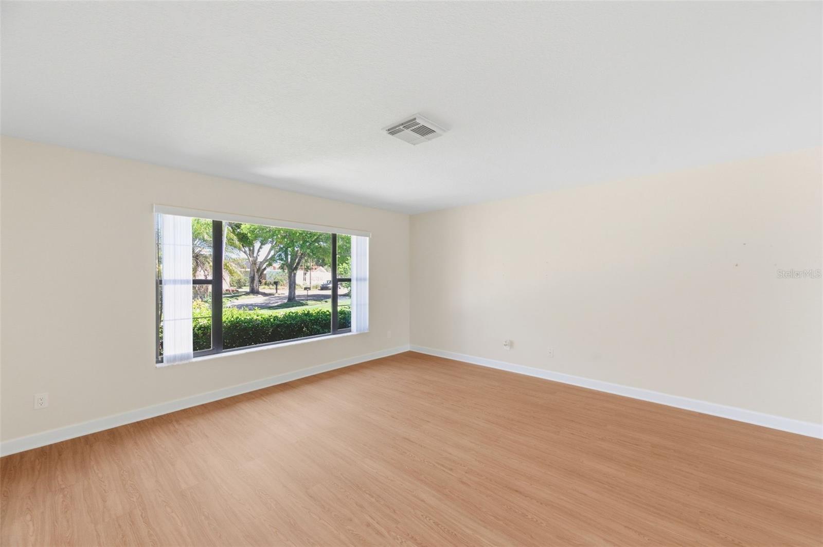 Image 4 of 40 For 2928 Macalpin Drive S