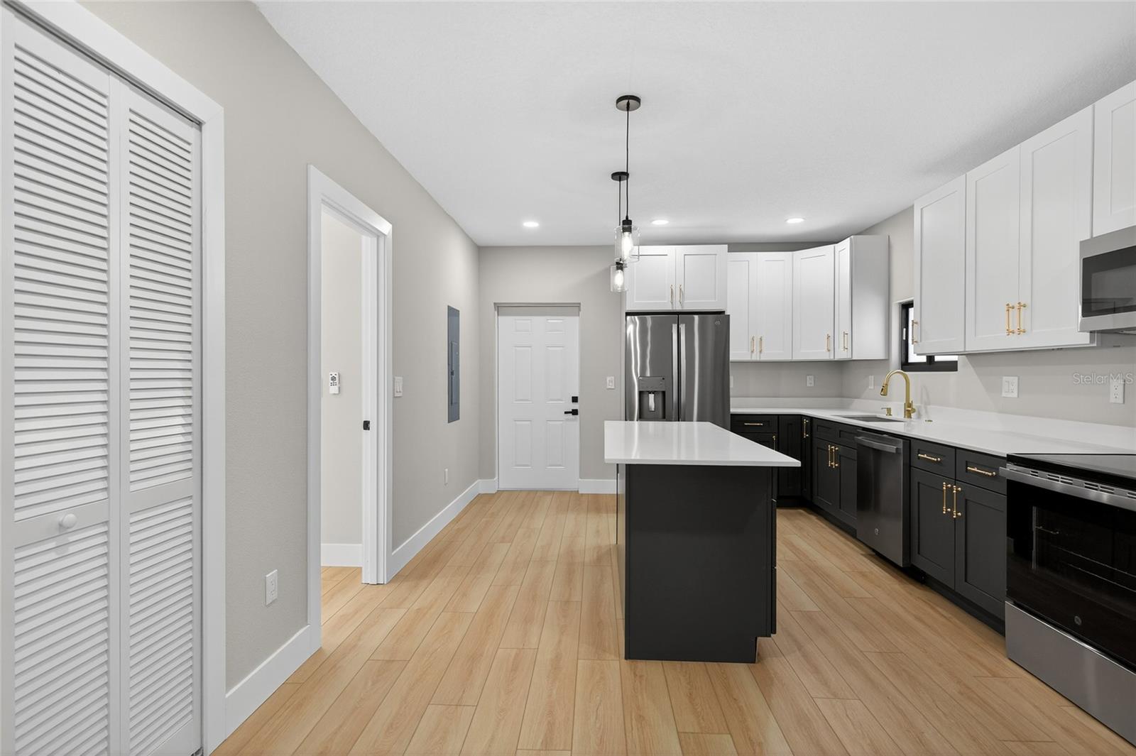 Image 19 of 39 For 3512 Mcelroy Avenue