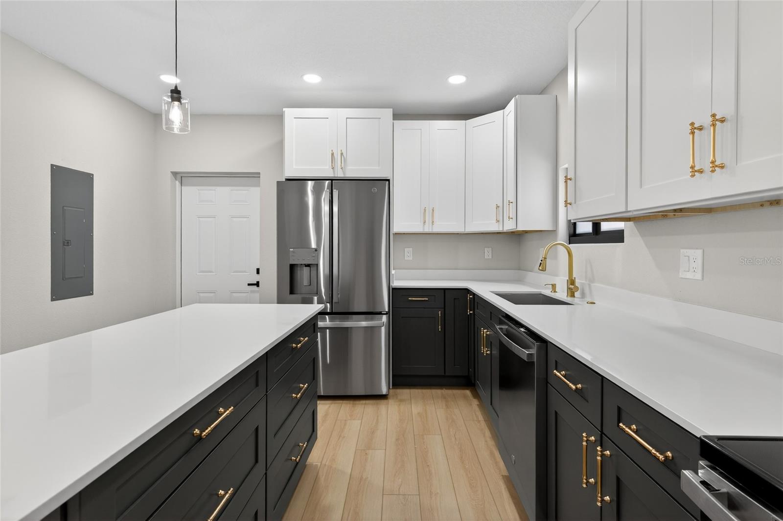 Image 29 of 39 For 3512 Mcelroy Avenue