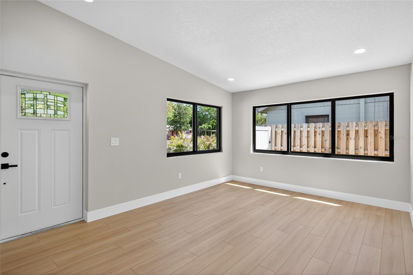 Image 6 of 39 For 3512 Mcelroy Avenue