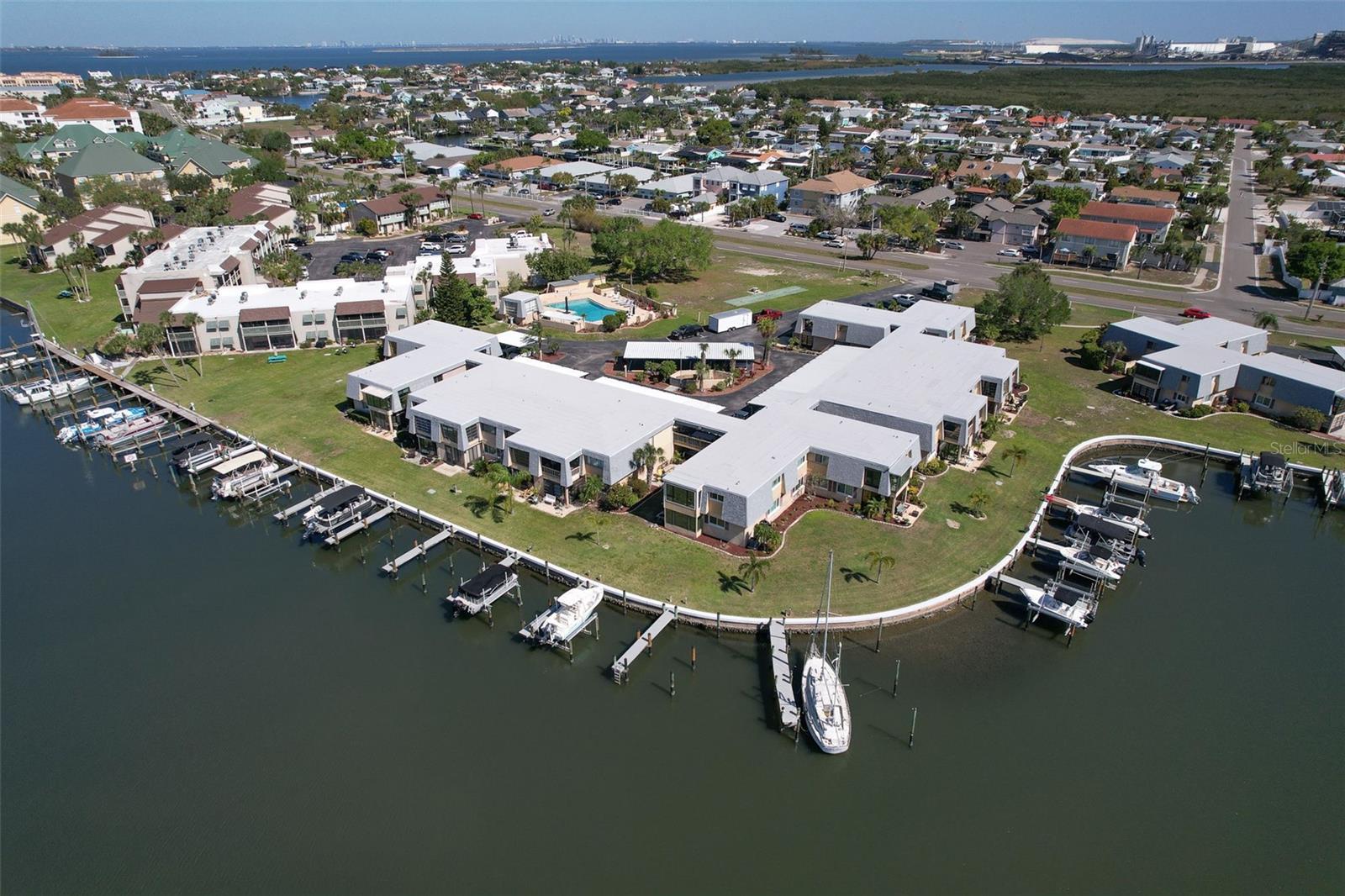 Image 35 of 46 For 1008 Apollo Beach Boulevard 201