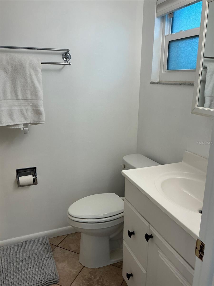 Image 14 of 21 For 2525 West Bay Drive E14