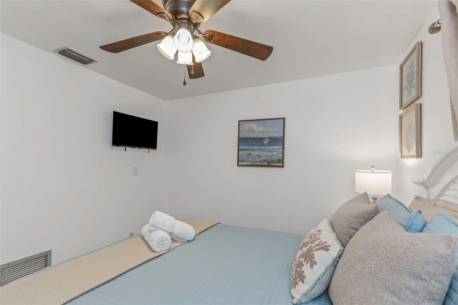 Image 38 of 93 For 11530 66th Avenue N