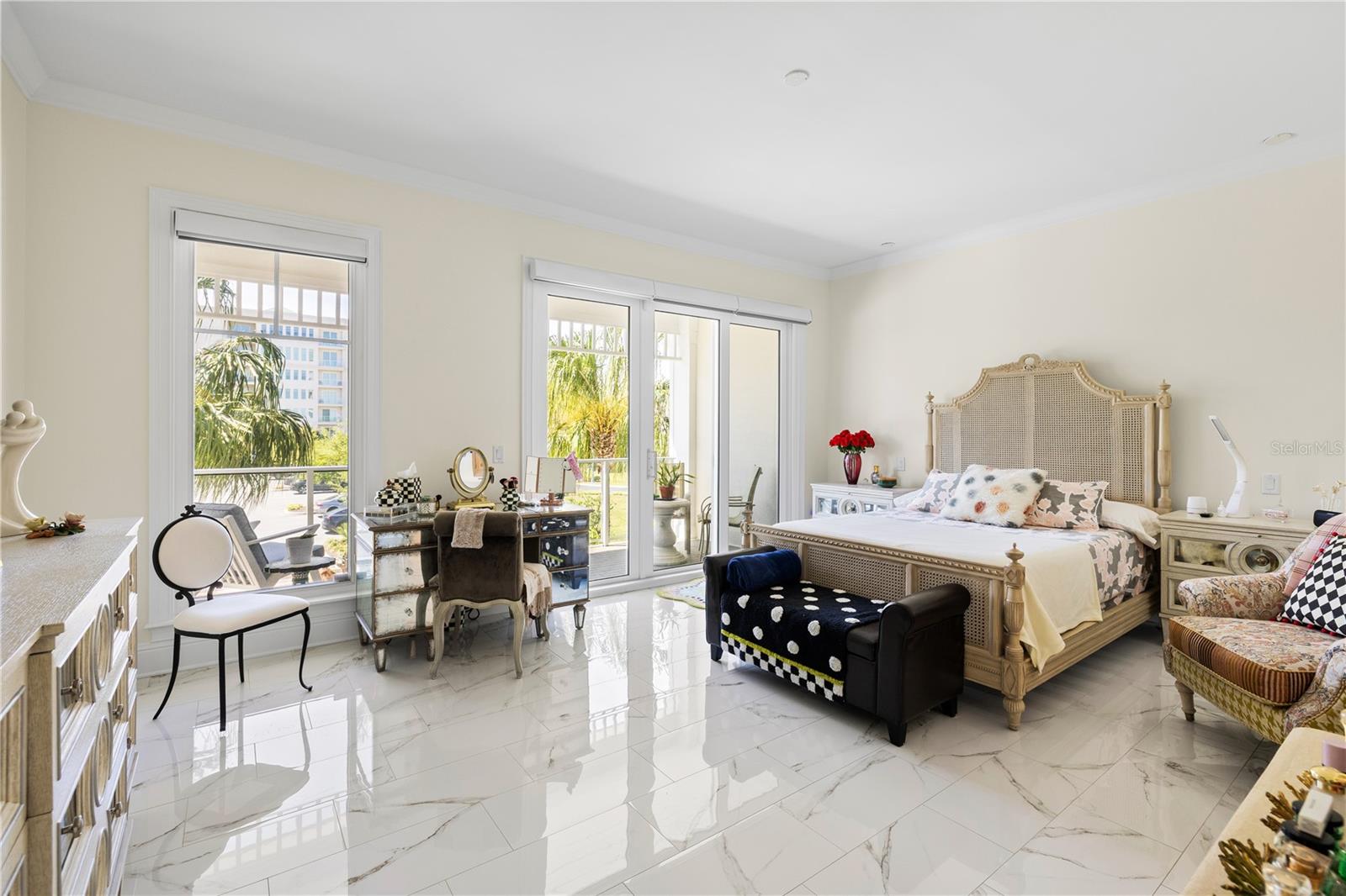 Image 21 of 30 For 1 Palm Terrace 604