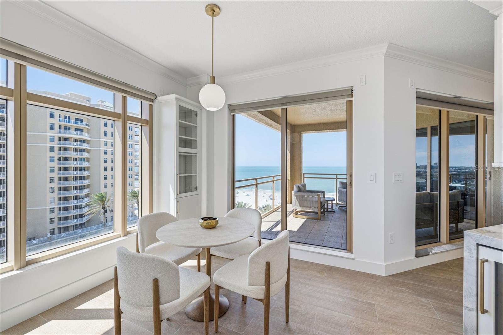 Image 13 of 47 For 11 Baymont Street 907