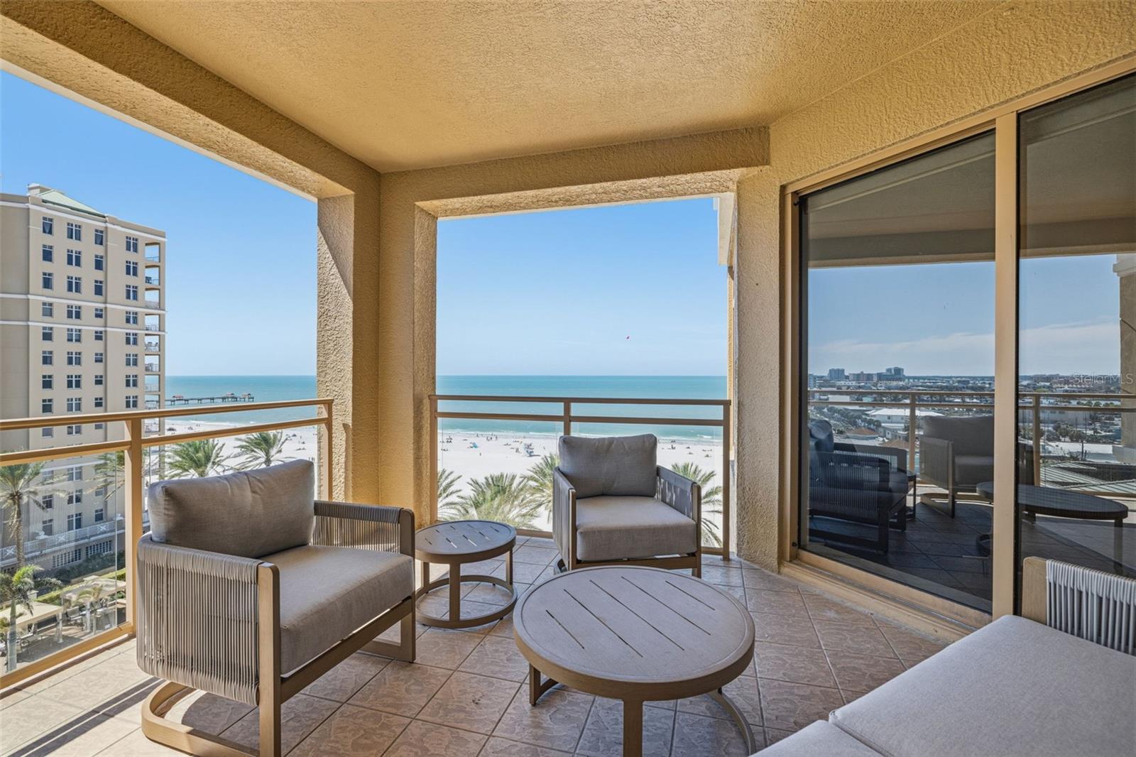 Image 15 of 47 For 11 Baymont Street 907