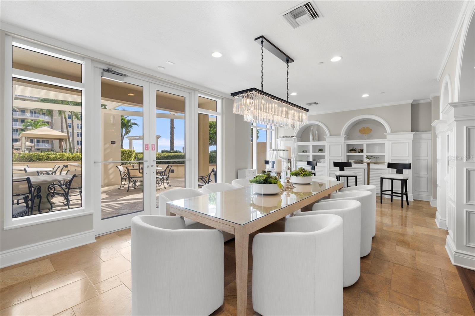 Image 32 of 47 For 11 Baymont Street 907