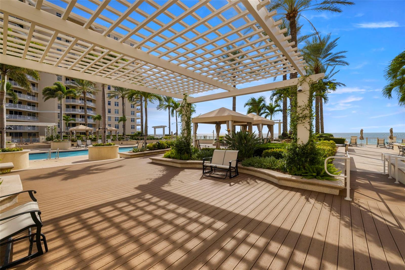 Image 36 of 47 For 11 Baymont Street 907