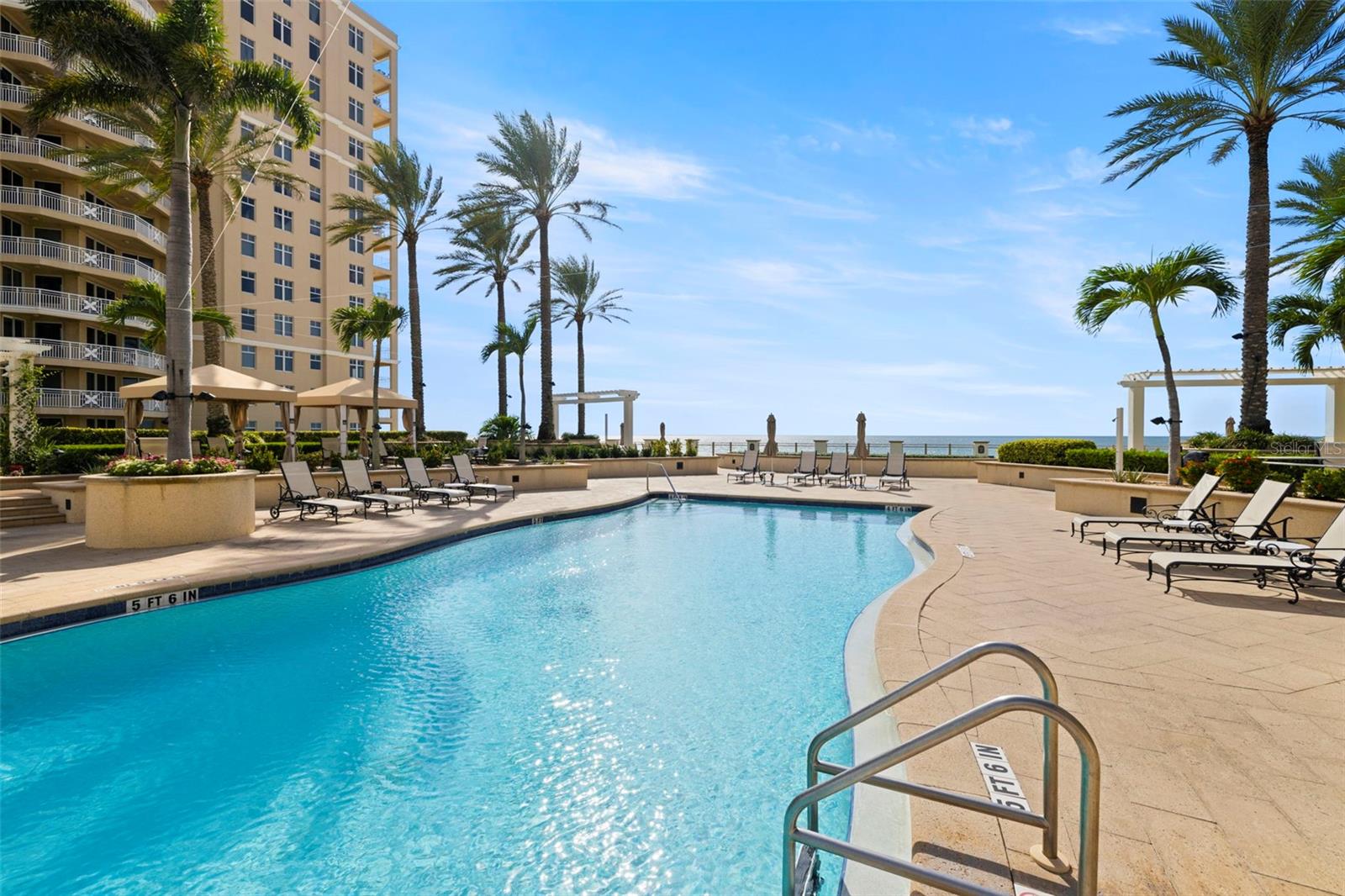 Image 41 of 47 For 11 Baymont Street 907