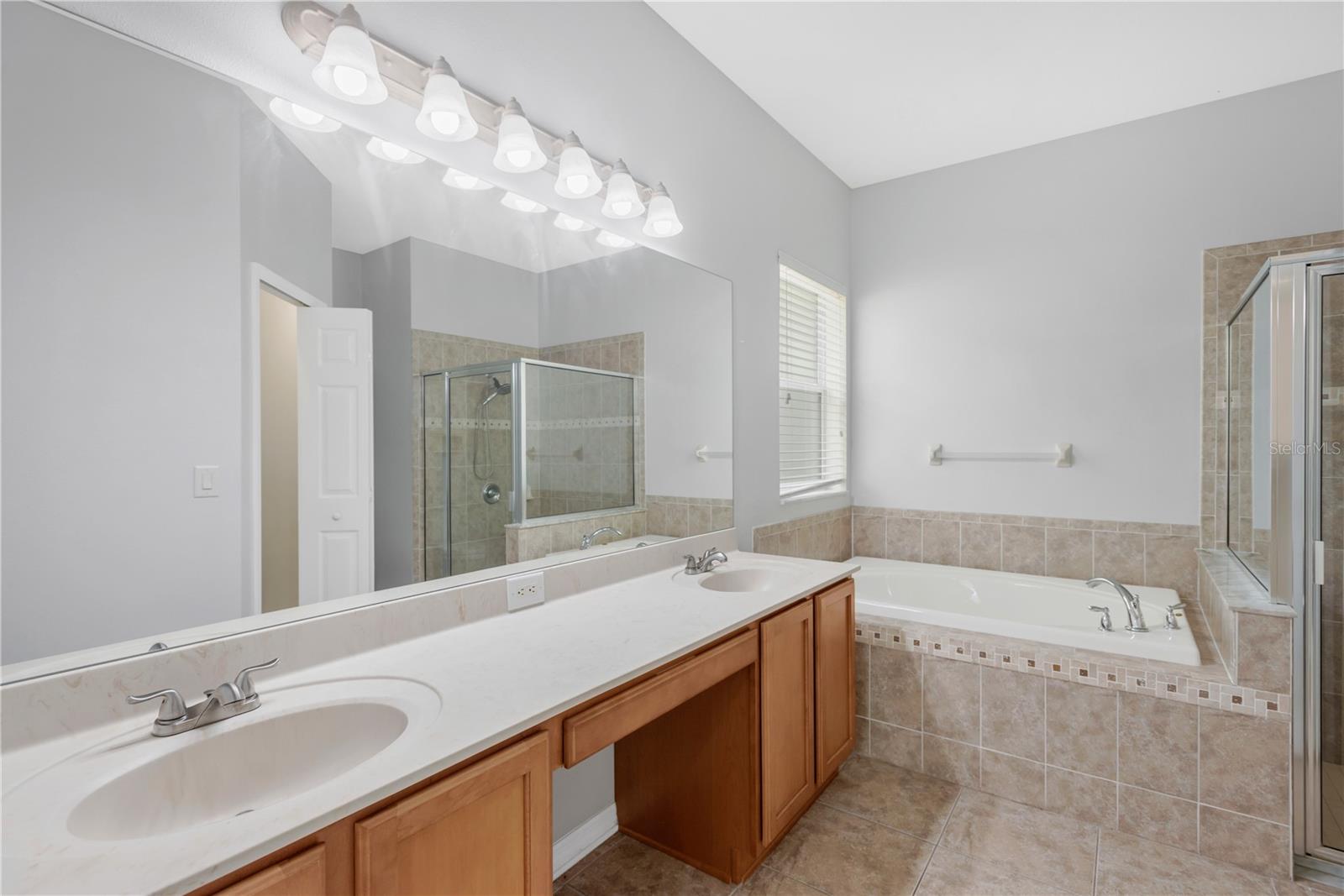 Image 22 of 33 For 5803 Tulip Flower Drive