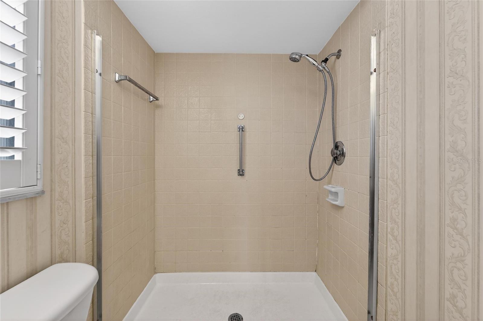 Image 23 of 40 For 2854 Whitehall Drive