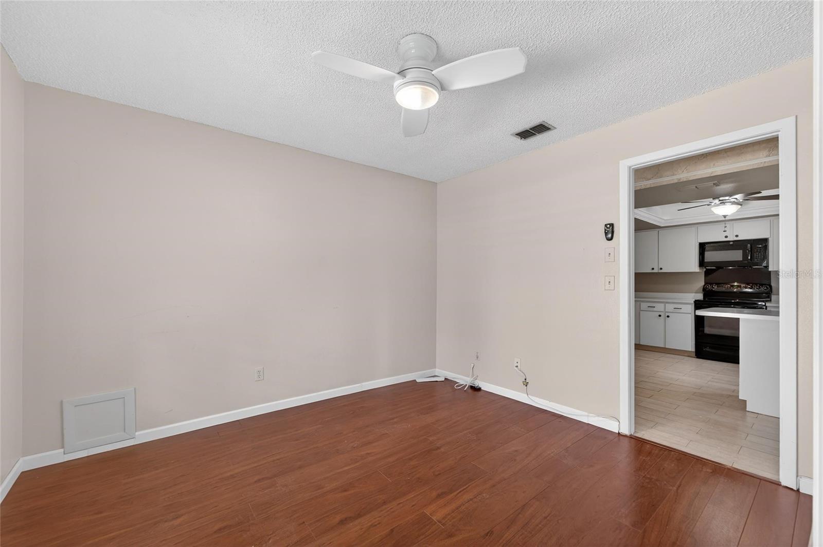 Image 27 of 40 For 2854 Whitehall Drive