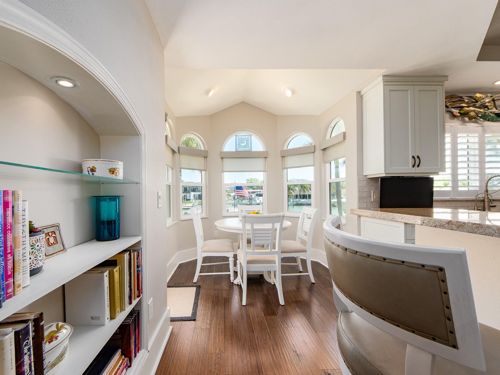 Image 32 of 69 For 707 Snug Island