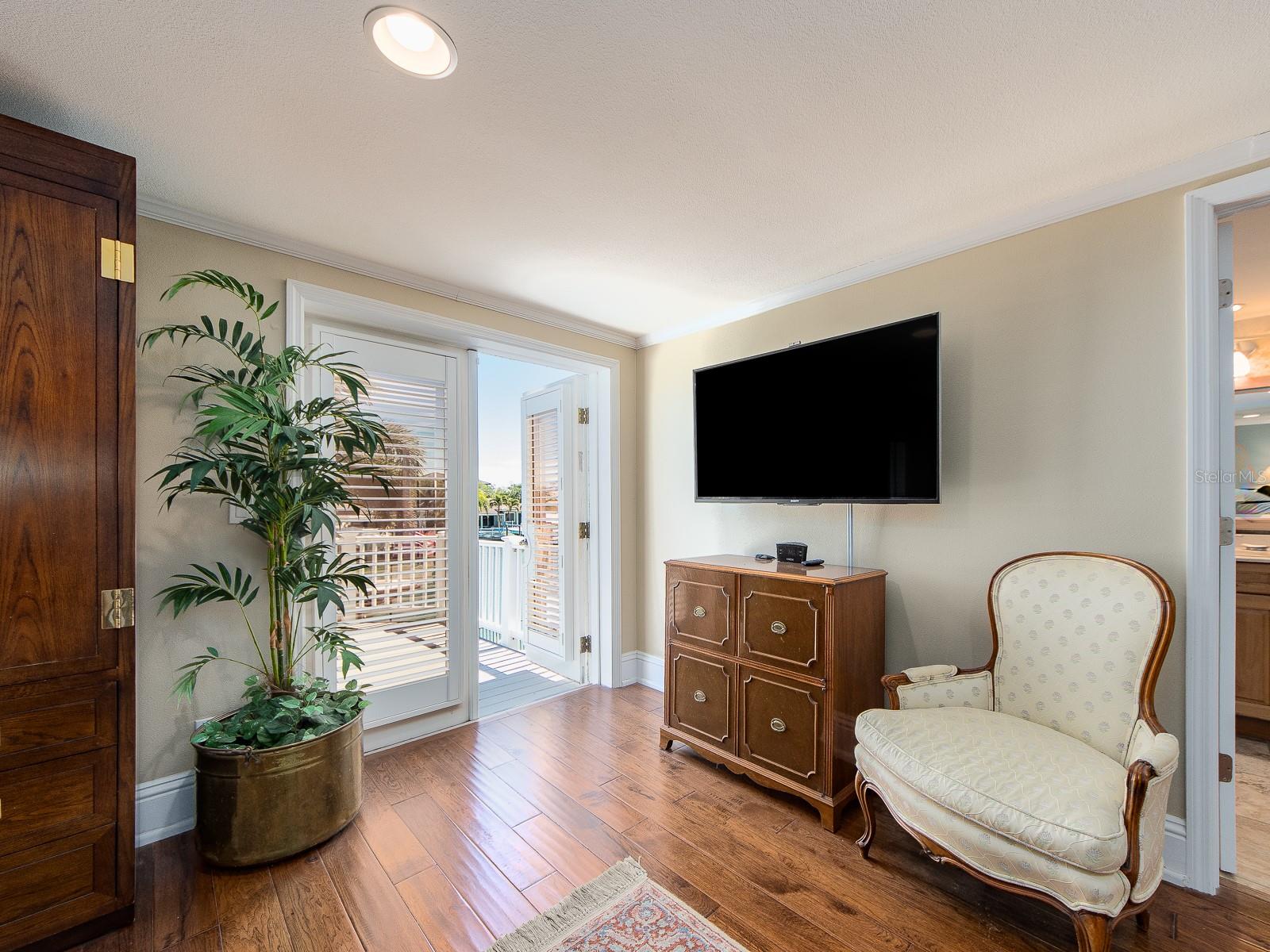 Image 38 of 69 For 707 Snug Island