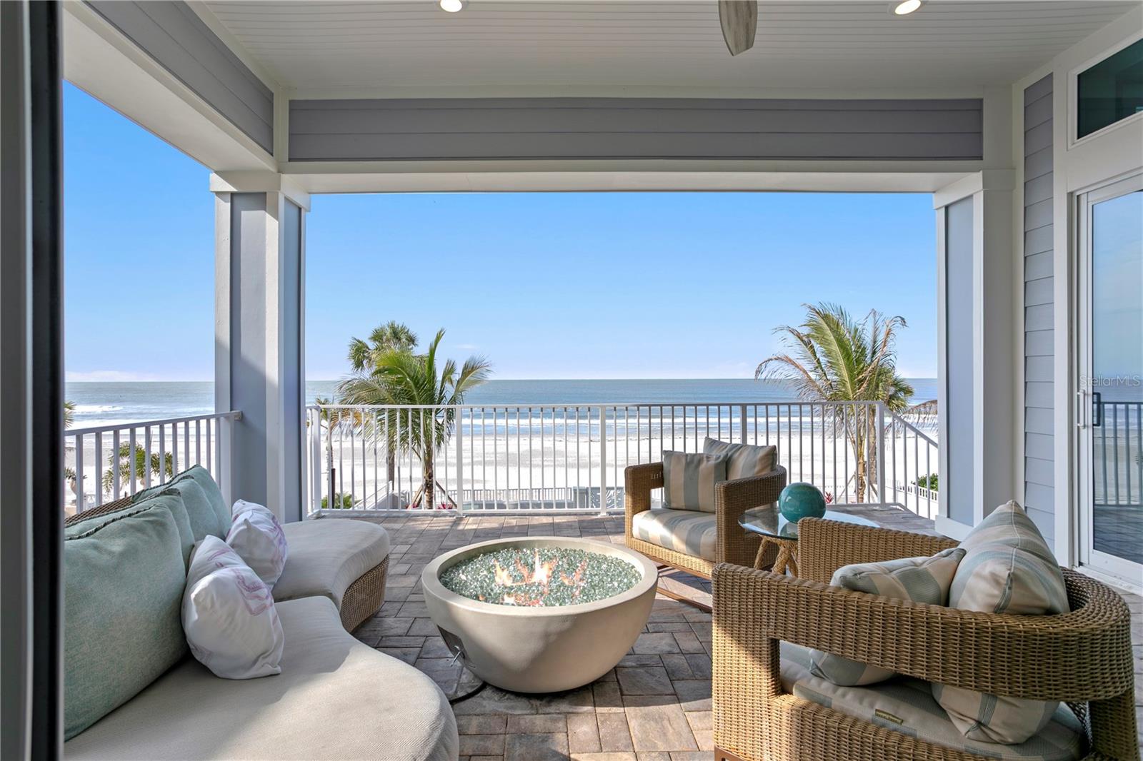 Image 18 of 92 For 15612 Gulf Boulevard