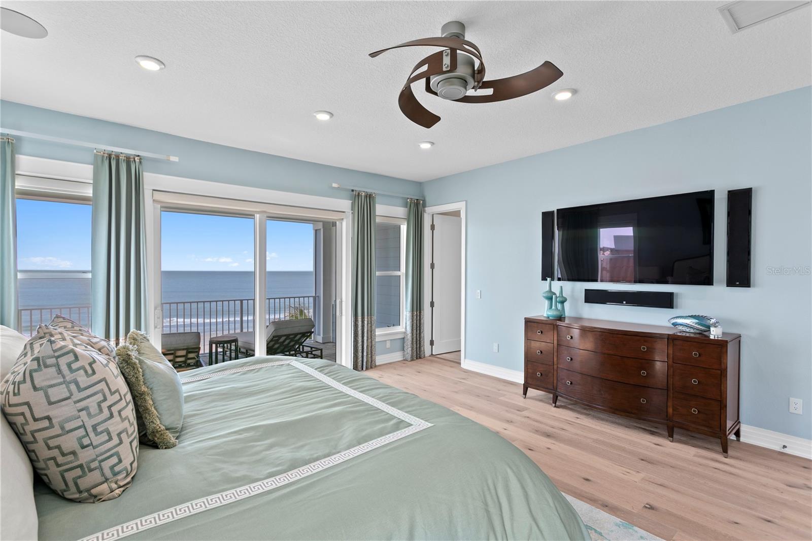 Image 34 of 92 For 15612 Gulf Boulevard