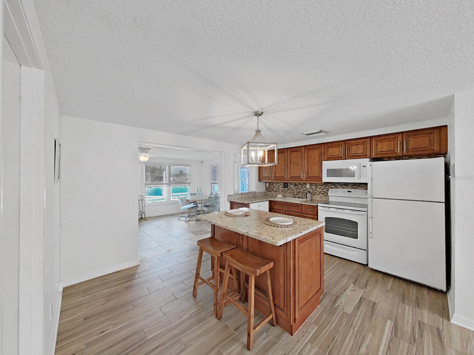 Image 14 of 31 For 2337 Hama Drive