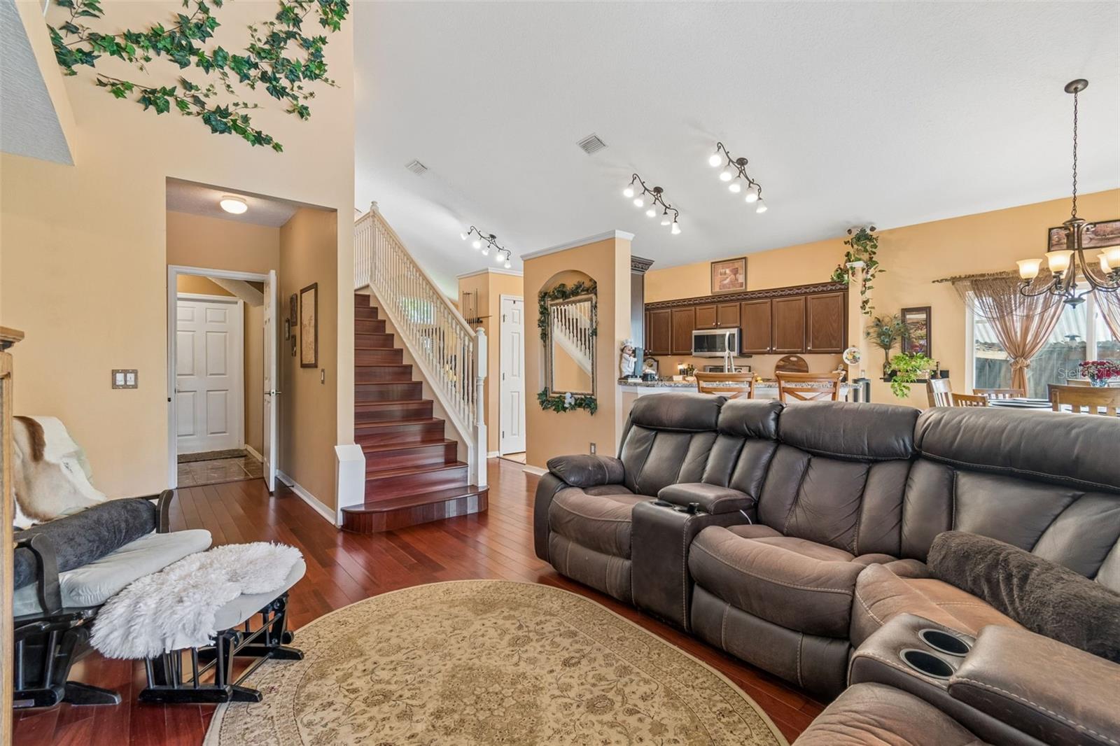 Image 12 of 56 For 9407 Chart House Court