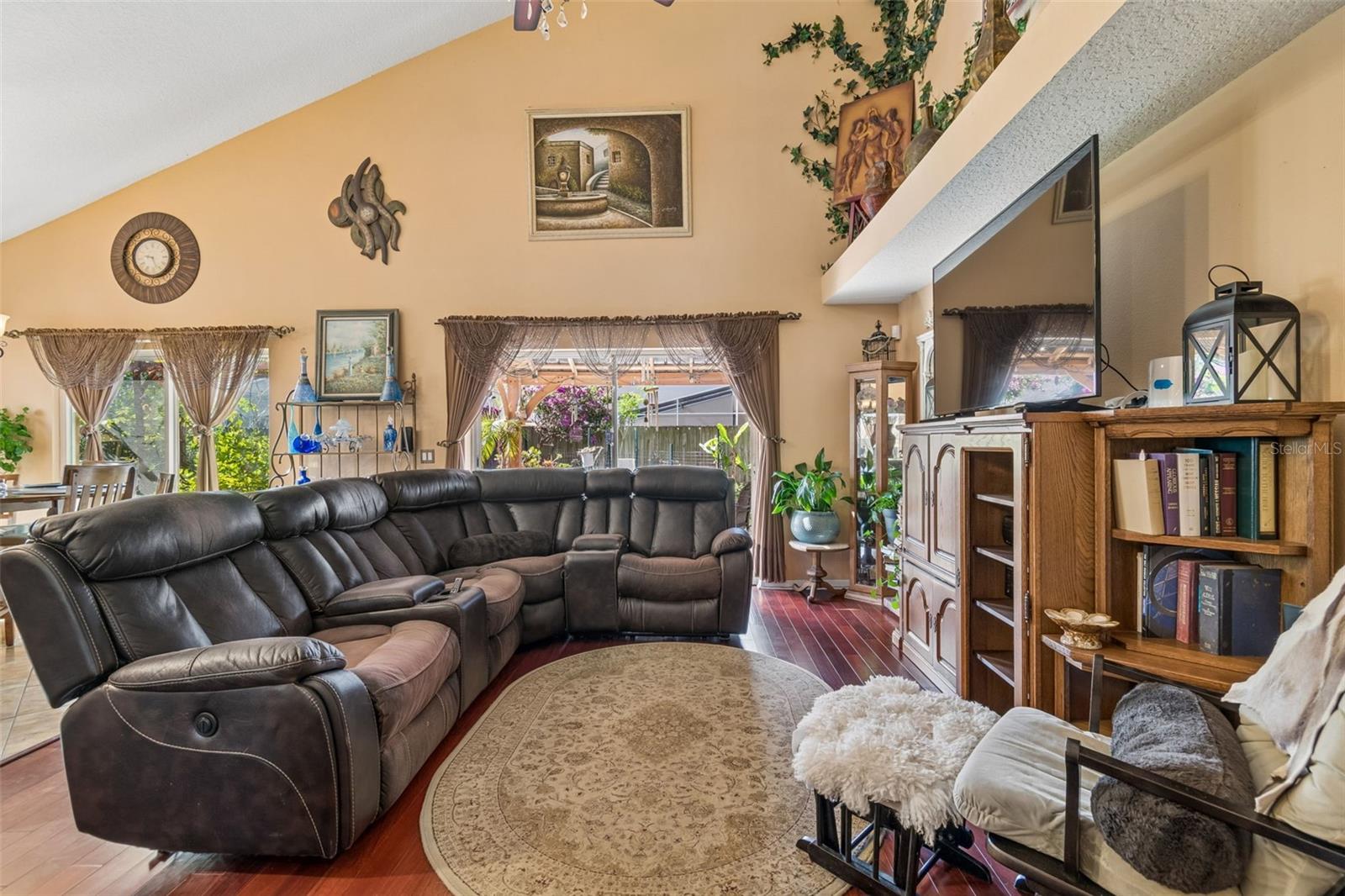 Image 13 of 56 For 9407 Chart House Court