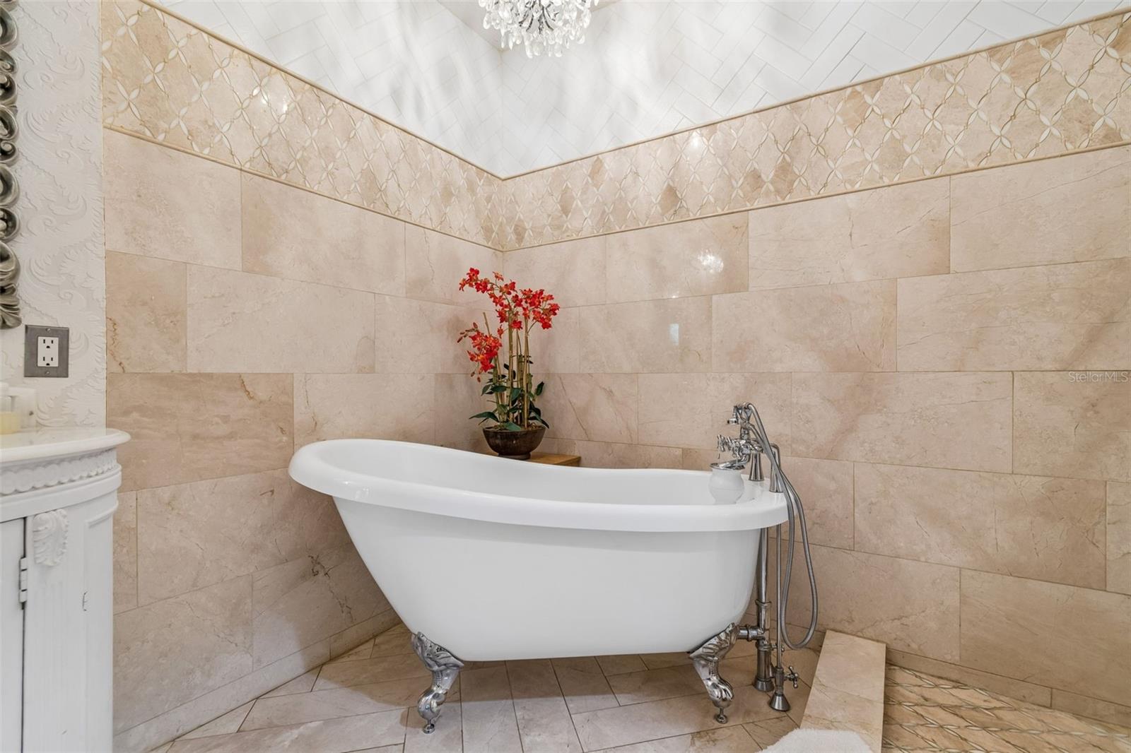 Image 17 of 56 For 9407 Chart House Court