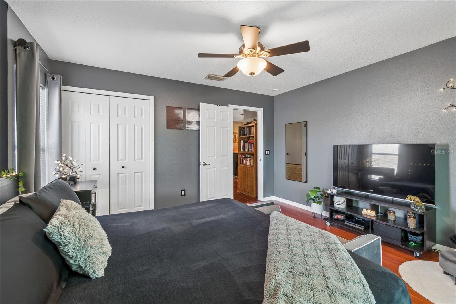 Image 23 of 56 For 9407 Chart House Court