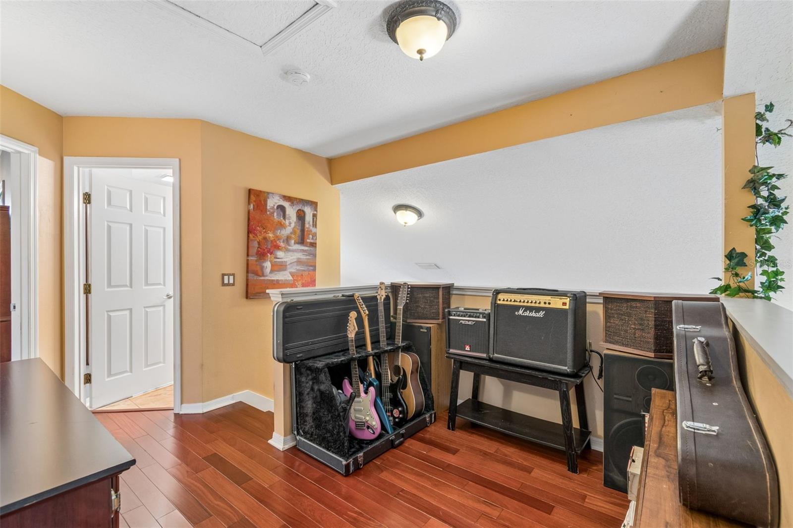 Image 26 of 56 For 9407 Chart House Court