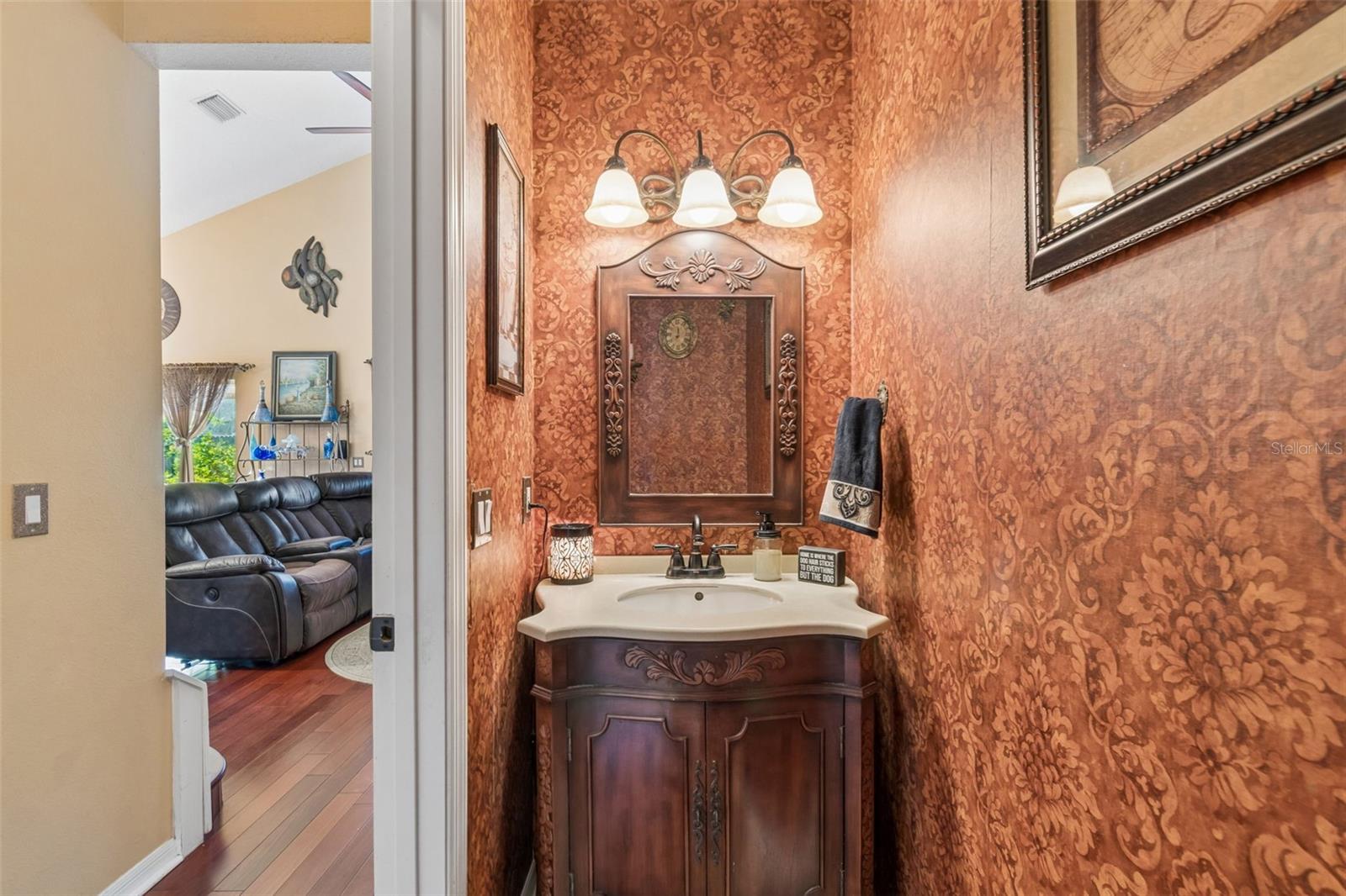 Image 6 of 56 For 9407 Chart House Court